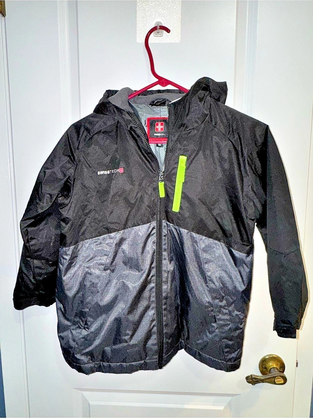 Swisstech Color Block Hooded Rain Jacket Size 6-7